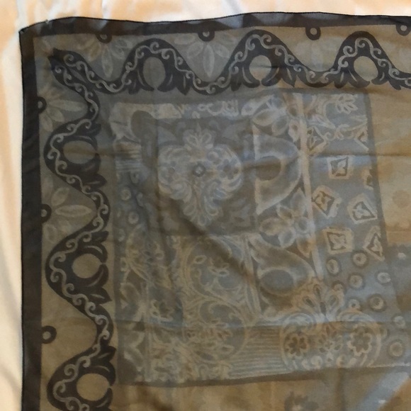 Beautiful large square multi-patterned printed chiffon scarf - Picture 14 of 14